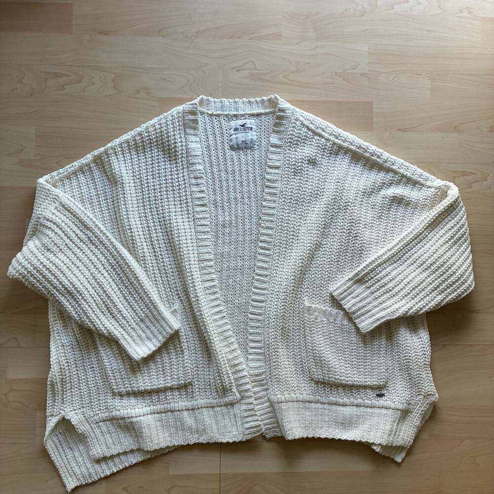 Hollister Oversized Chunky Knit Open Front Cardigan with Pockets